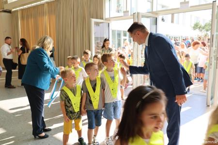 V Kamniku odprli eno najbolj modernih osnovnih šol v Sloveniji (39)